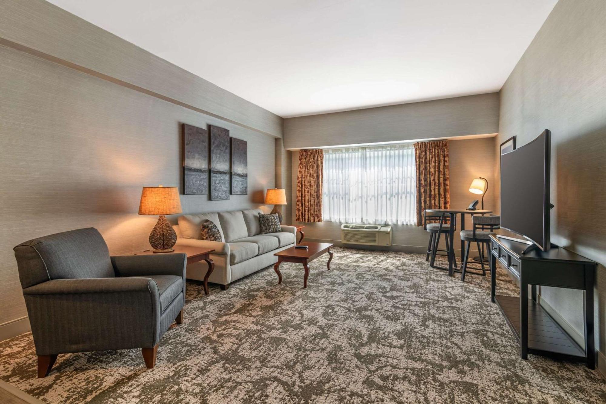 Maine Evergreen Hotel, Ascend Hotel Collection Augusta Exterior foto
